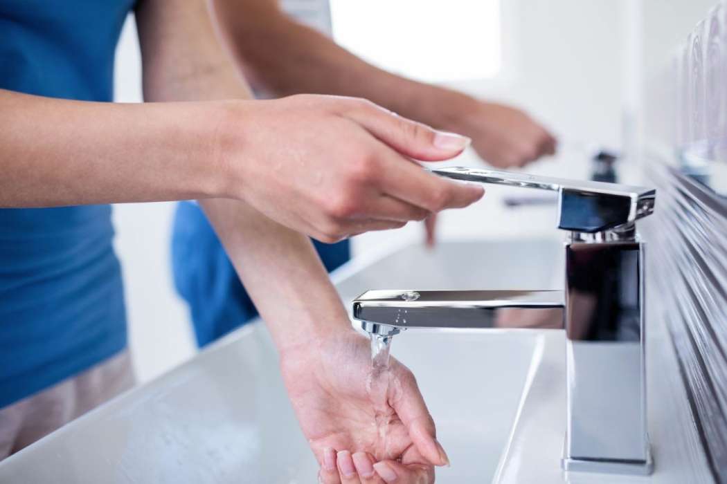 umivanje rok pipa