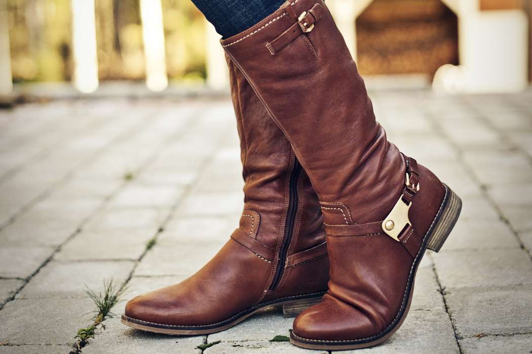 boots-how-to-tuck-non-skinny-jeans-into-boots