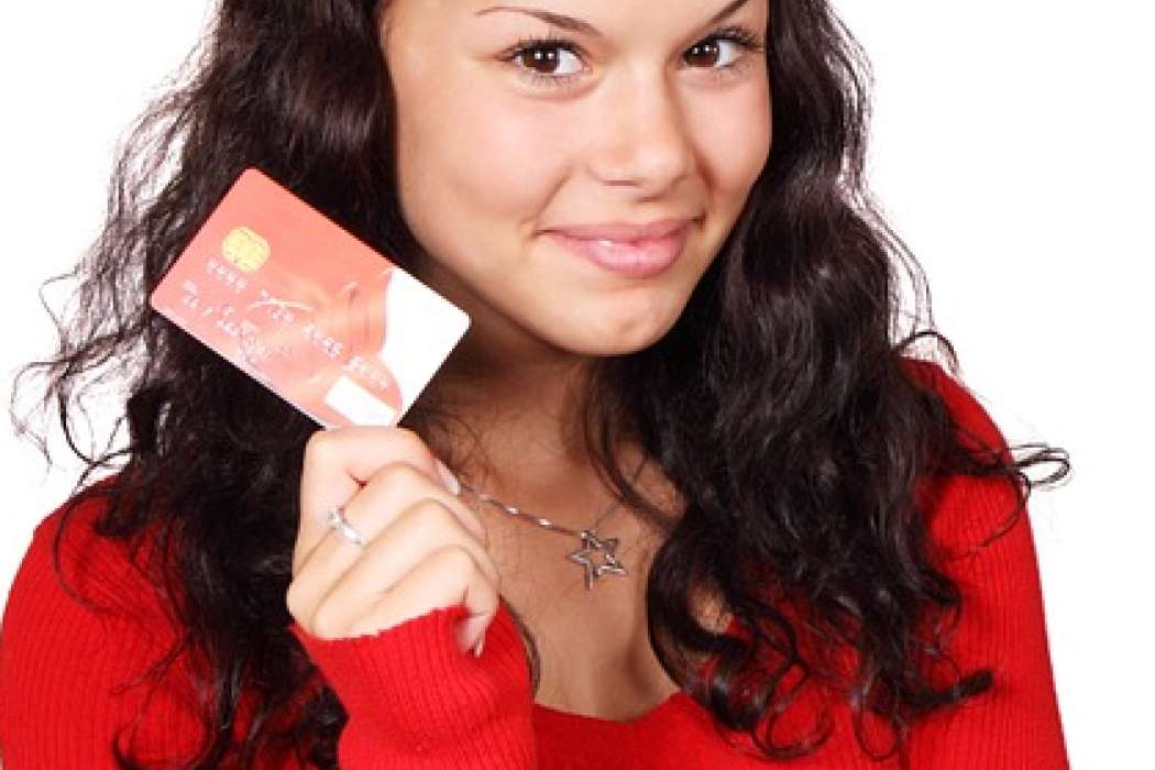 ženska kartica bančna nakup