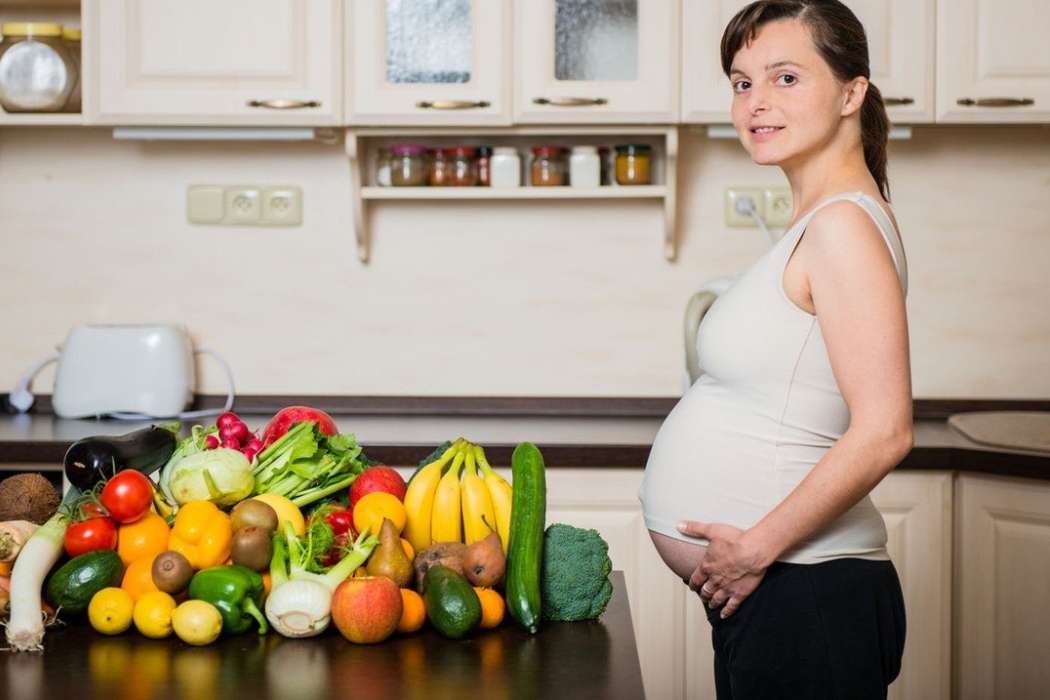 nosečnica, sadje