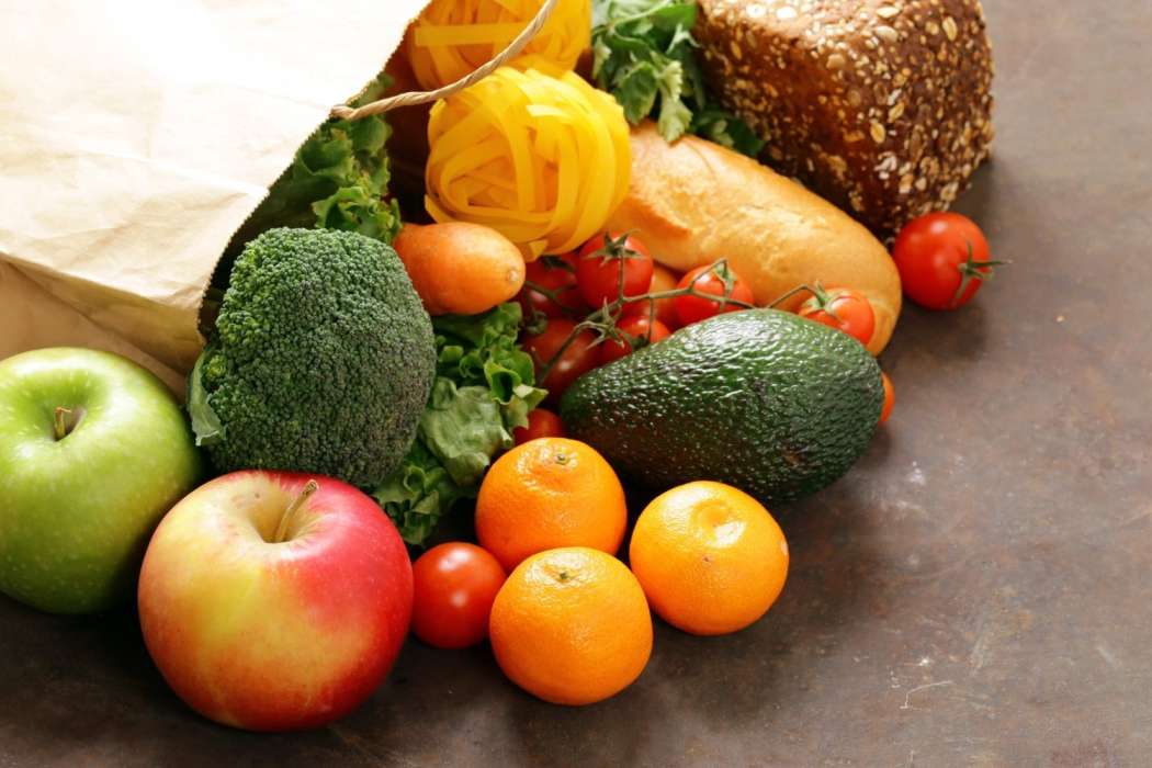 Hrana, zelenjava, sadje, testenine, kruh