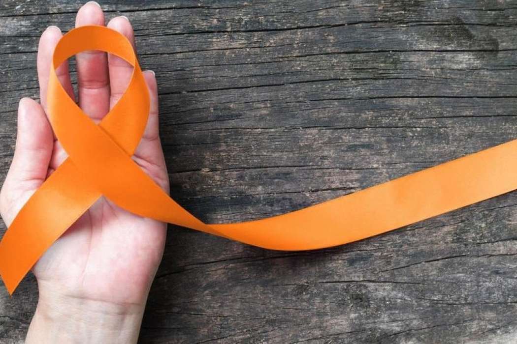 oranžna pentlja - zaščitni znak dneva multiple skleroze