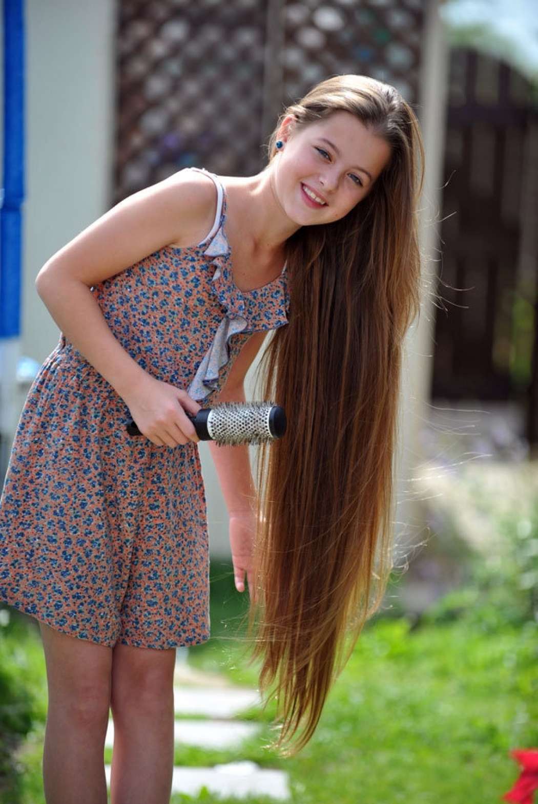 How-to-Brush-Your-Hair-for-Long-Hair