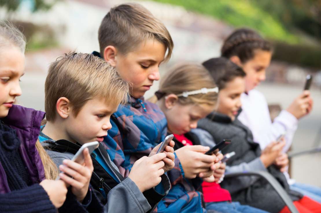 otroci, mobilni telefon