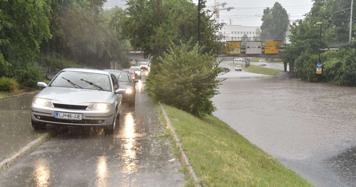 Foto Huda Ura V Ljubljani Ljudje So Mno I No Klicali Na Pomo