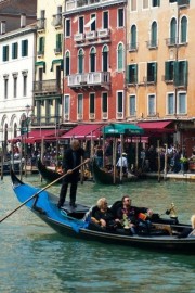 V Benetkah od danes vstopnina za dnevne obiskovalce
