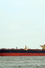 Hutiji zadeli naftni tanker v Rdečem morju