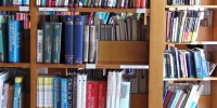 knjige, knjižna polica, knjižnica