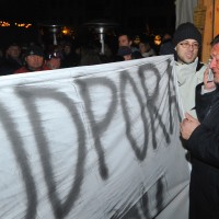 Protestnik Zorana Jankovića poškropil s solzivcem