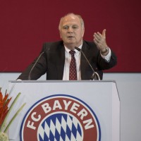 Hoeneß re