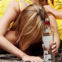 dekle, najstnica, alkohol, vodka