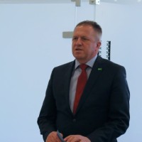 Minister za gospodarski razvoj in tehnologijo Zdravko Počivalšek