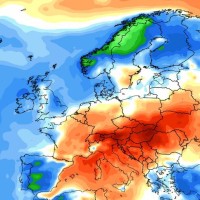 Letošnje poletje je v južni in srednji Evropi kar za več kot 7 stopinj toplejši od dolgoletnega povp
