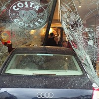 prometna nesreča kavarna