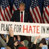 Trump protestniški slogan