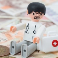 zdravniki, denar, plača