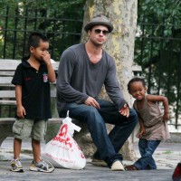 Brad Pitt z otroki