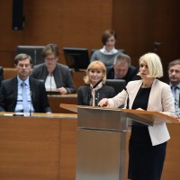ministrica Anja Kopač Mrak