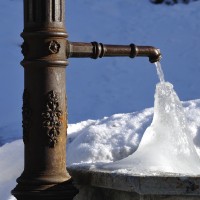 Sneg, led, mraz, vodnjak, pipa