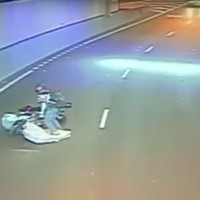 motorist, vzmetnica, Queensland, video posnetek