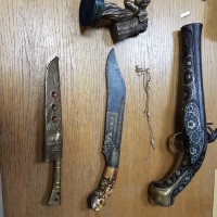 zaseženi predmeti, PU Ljubljana, nož, pistola