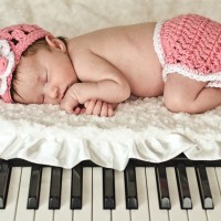piano-julia-newborn1