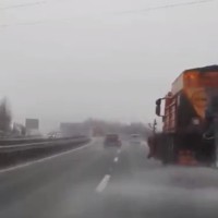Gorenjska avtocesta, posipanje, posipno vozilo, 22. februar 2018