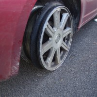Uničena pnevmatika