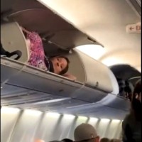 ženska letalo