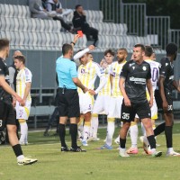 koper maribor soudani rdeč karton