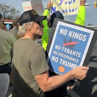 Jon Bon Jovi - V domačem New Jerseyu so med množico opazili priljubljenega glasbenika Jona Bon Jovij