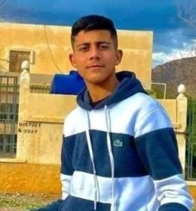 Grozljivo! Mladi alžirski nogometaš umrl na igrišču, tekmec ga je z nogo udaril v glavo (video)