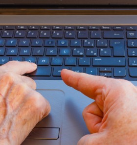 Toliko Slovencev doslej še nikoli ni uporabljalo interneta