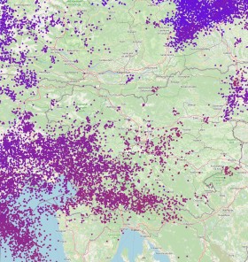 Več kot 12.000 udarov strel, najhuje na Obali