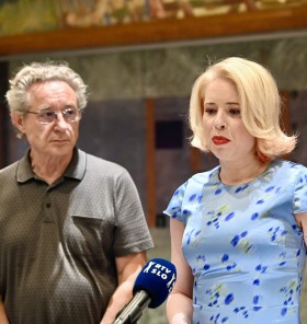 Sviz predsednici državnega zbora predal 36.000 podpisov