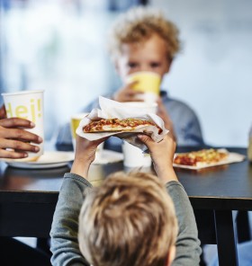 Slovenci smo drugačni v eni navadi, ki drugje izginja