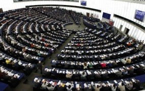 EPP terja spoštovanje tajnega dogovora, S&D in Alde se nanj požvižgata
