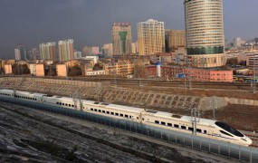 Na kitajskih železniških postajah zaradi snega obtičalo 100.000 potnikov