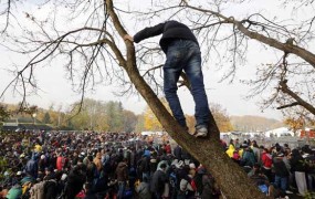 Bruselj s 700 milijoni evrov za obvladovanje migrantske krize