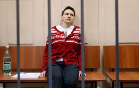 Rusko tožilstvo za ukrajinsko pilotko zahteva 23 let zapora