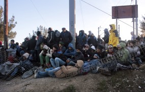 Sirske begunce bodo po vrnitvi iz EU nastanili v turška begunska taborišča