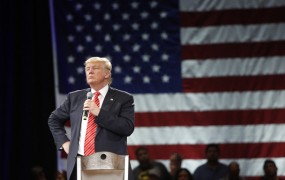 Trump zagrozil šefom republikancev z "nemiri", če bodo blokirali njegovo nominacijo