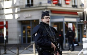 Prijeli islamske skrajneže, ki so želeli sejati teror v Parizu