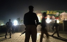 V Pakistanu po napadu v Lahoreju aretirali več sto osumljencev