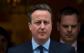 David Cameron priznal: V očetovem skladu v davčni oazi sem imel delnice