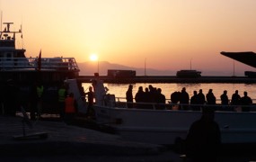 Iz Turčije v Grčijo le še peščica migrantov in beguncev
