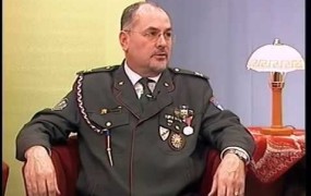 Vojni veteran in poslanec SMC Dolinšek proti osamosvojitelju Krkoviču