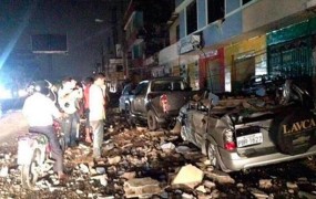 Število žrtev potresa v Ekvadorju preseglo 400
