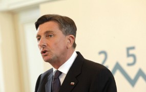 Pahor podpisal zakone, ki mu jih je poslal Brglez