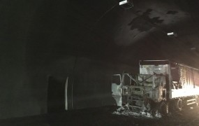 Predor Jasovnik hudo poškodovan, štajerska avtocesta med Vranskim in Trojanami spet odprta 